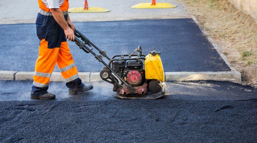 Professional gutter cleaning in Elm City, NC